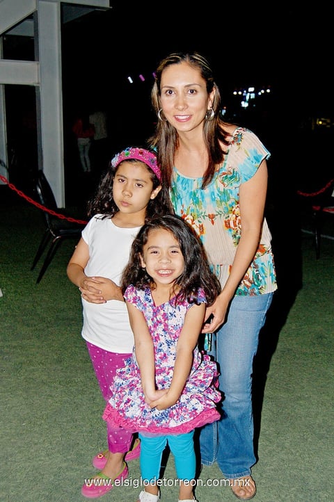 Dulce  María y María Fernanda.