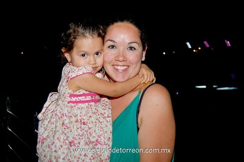 Ximena y Alejandra.