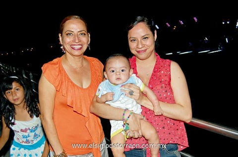 Aracely,  Sara y Juan Pablo.