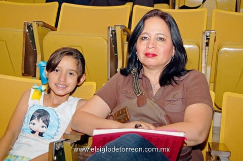 Mikhael  y Andrea.