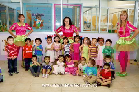 Pequeños de maternal I del Cendi.