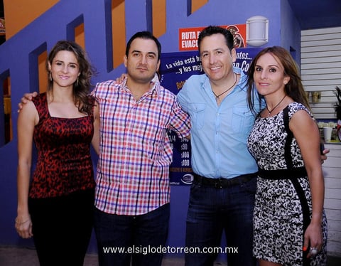 Dora , Quique, Beto y Farah.