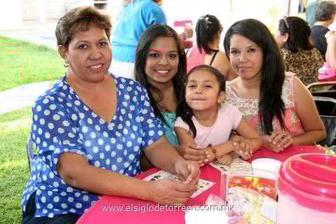 Higinia,  Angie, Dany y Natalia.
