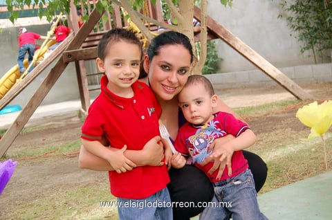 Dany, Anaís  y Sebastián.