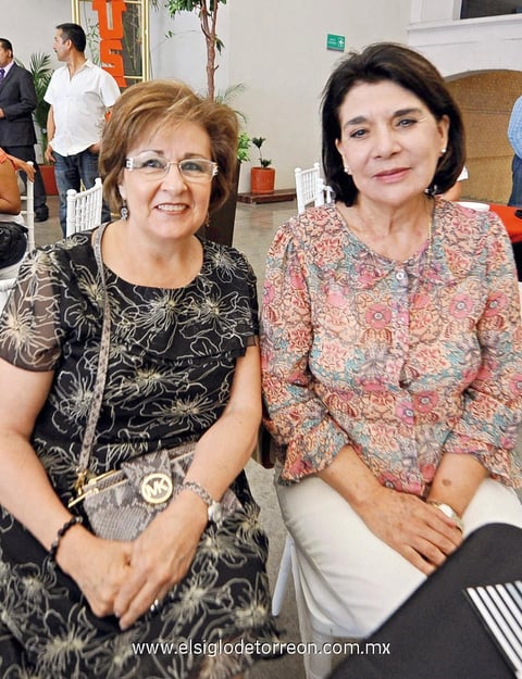 Bertha Flores y Alicia Villanueva.