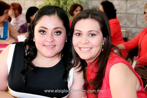 Laura  de Paredes y Claudia de Castro.
