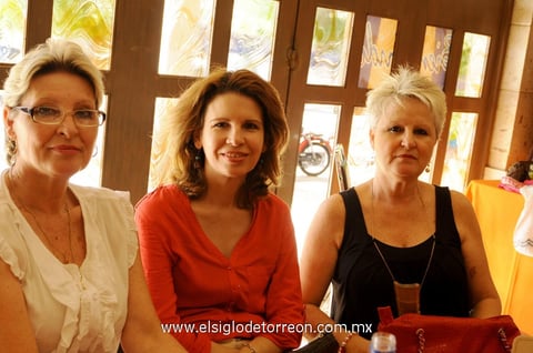 Lali  Maricú e Isabel.