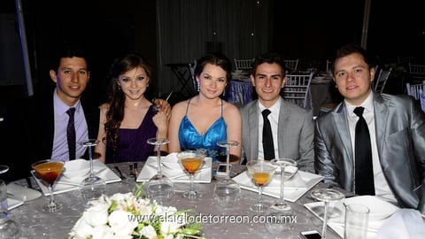 Carlos,  Gisell, Anahí, Diego y Eduardo.