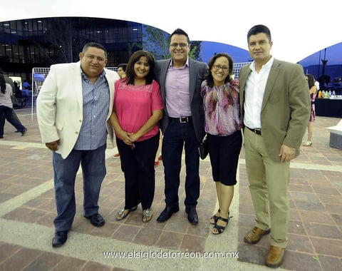 Flippy,  Jackie, Luis, Mayeth y Eduardo organizadores del evento.