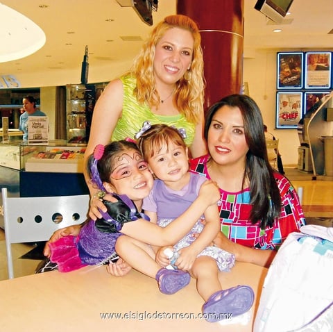 Lucy, Lia, Ivanna y Cristy.