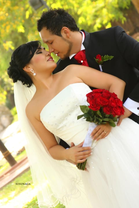 Srita. Ruth Rangel Ibarra y Sr. Rubén Alejandro Rivas Bedolla unieron sus vidas en el Sacramento del Matrimonio, el día 27 de abril de 2013, en la iglesia de San Juan Bautista. Los padres de la pareja son: Sr. Emilio Rangel Delgado y Sra. Marí­a Guadalupe Ibarra Bocanegra; Sr. Rubén Rivas y Sra. Rosa Mayela Bedolla de la Torre.- Susunaga Fotografí­a