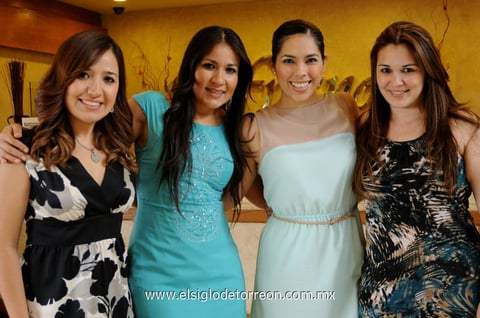 Marce  Macías, Cristy Enríquez y Cynthia Grijalva.