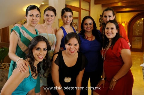 Ivonne,  Michelle, Perla, Sofy, Karla, Flavia, Susana y Vero.