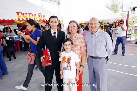 Ernesto, Luciano, Lupita y Óscar.
