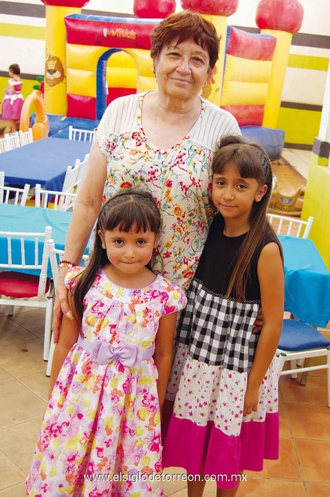 Socorro, Lucía y Elisa.