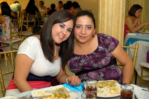 Alejandra  y Laura.