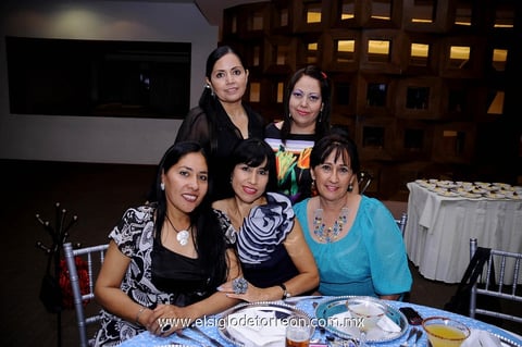 22052013 CENA DE MAESTROS.  Rosy, Blanca, Cony, Olivia y Armida.
