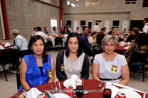 22052013 MARCELA  Arriola, Maribel Ortiz y Beatriz García.