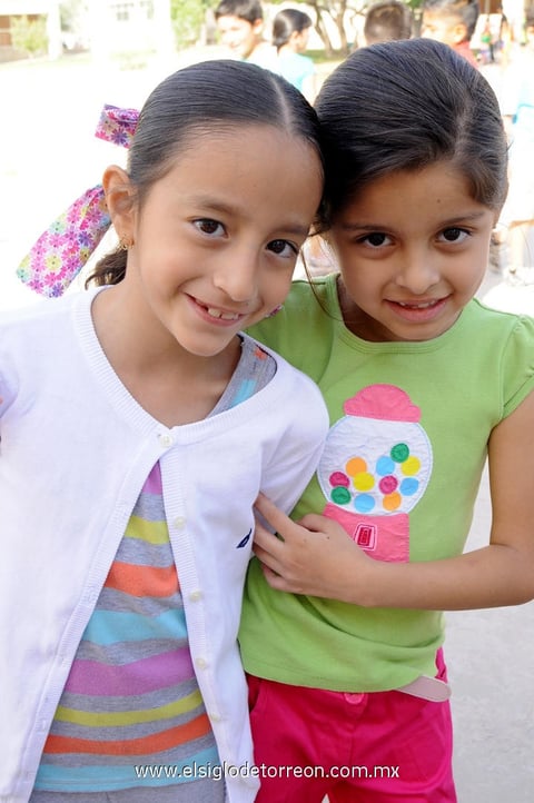 23052013 ZARITH  y Luisa.