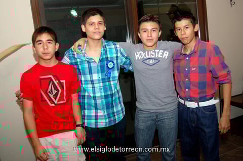 24052013 AMIGOS.  Sebastián, Ángel, Kristian y Villa.