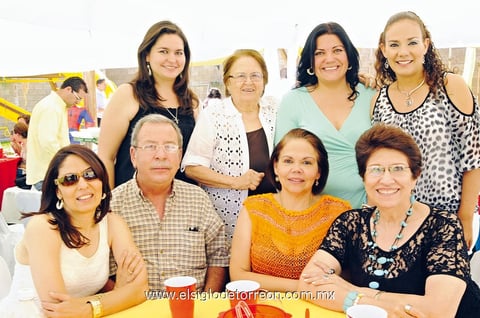 26052013 CELEBRANDO.  Mony, Addy, Yoli, Yolanda, Dulce, Jorge, Dulce y Emma.