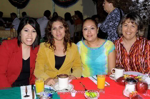27052013 HILDA  Selene Aranda Pacheco, Blanca Yazmín Gallardo Olguín, Perla Ramírez Tovar y Blanca Mayela González Fraire.