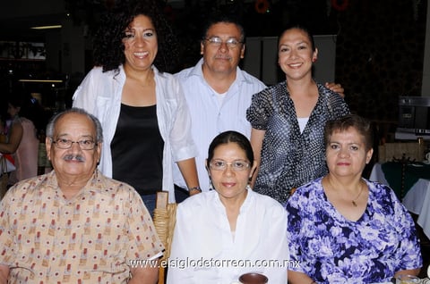 27052013 BRENDA  Aguilar, Patricia Morán, Gloria Ramos, Marcela y José Eduardo Azpeitia Darwich.