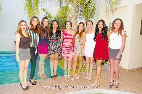 27052013 DESPIDEN SU SOLTERíA.  Mayra J. Rodríguez Flores se casará en breve, por lo que fue felicitada por sus amistades.
