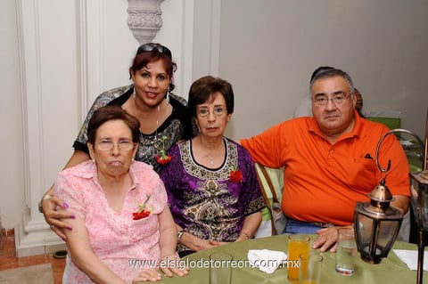27052013 CARMEN,  Meche, José y Coco.