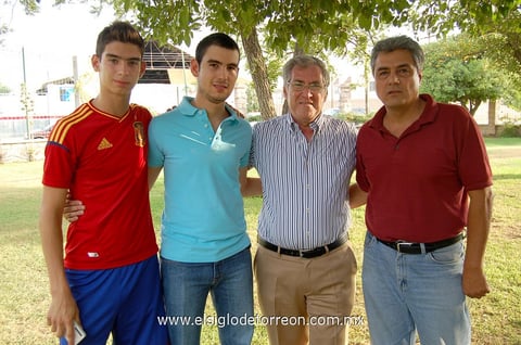 27052013 SANTIAGO,  Darío, Gabriel y Alejandro.