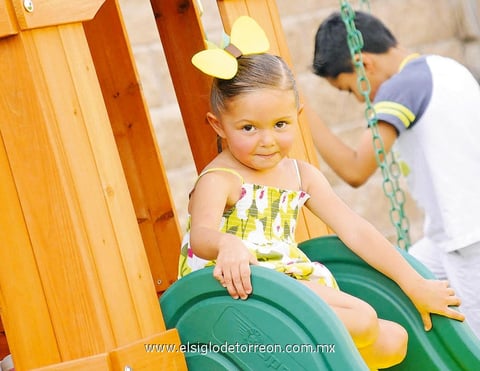 26052013 FIESTA INFANTIL.  Luisa.