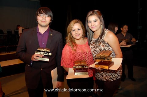 28052013 EVENTO ACADéMICO.  Jorge Gaytán, Jocelyn Albarán y Karen Jaritas.