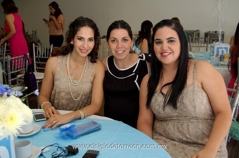27052013 VALERIA,  Pamela y Adriana.