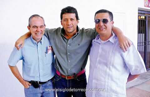 26052013 EN LOS TOROS.  Carlos, Daniel y Juan José.