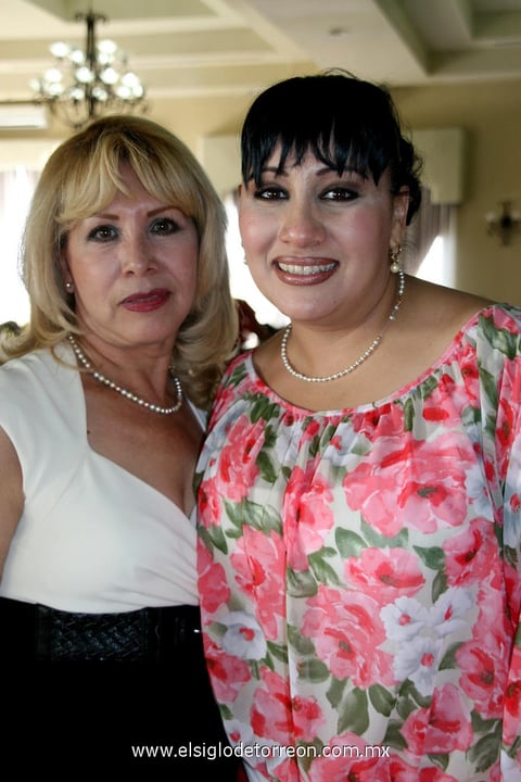 27052013 OFELIA  González y Karina Guevara.