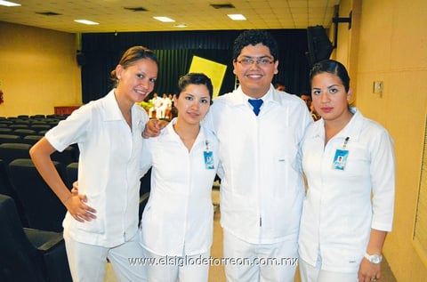 30052013 VíCTOR  Arreola, Rosario López, Isamir Arreola, Olga Castrejón y Mario Arreola.