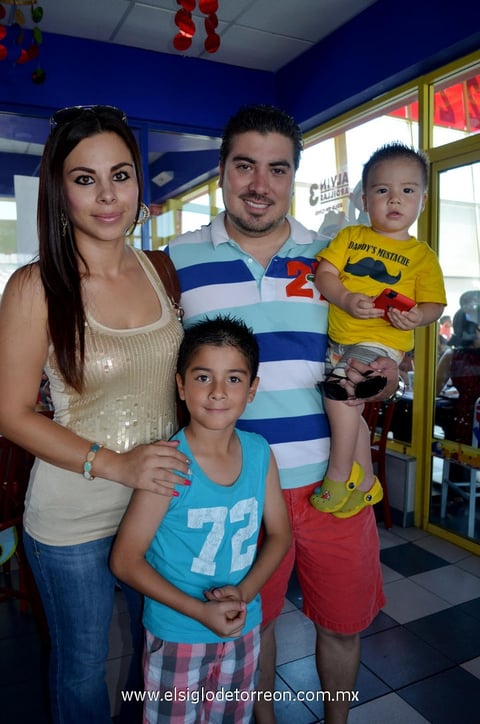 29052013 JANETH  Montes, Andrés, Andrés y Mathías Ham.