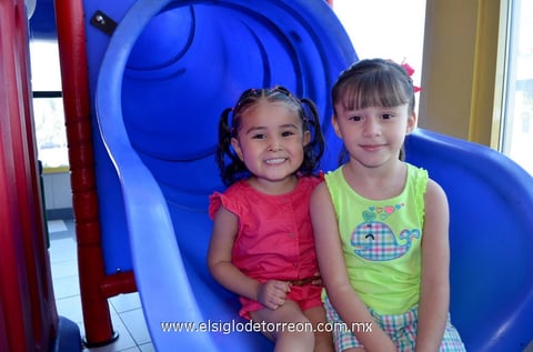 29052013 CAMILA  y Jaqueline.