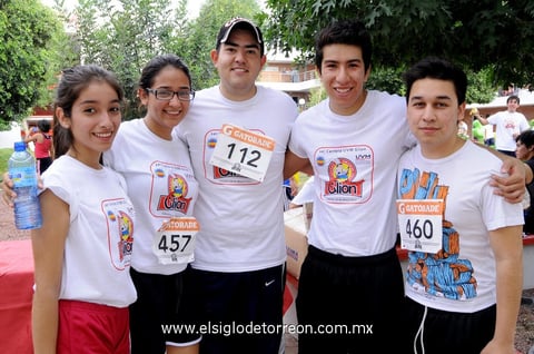Zaira, Karina, Venzor, Diego e Iván.