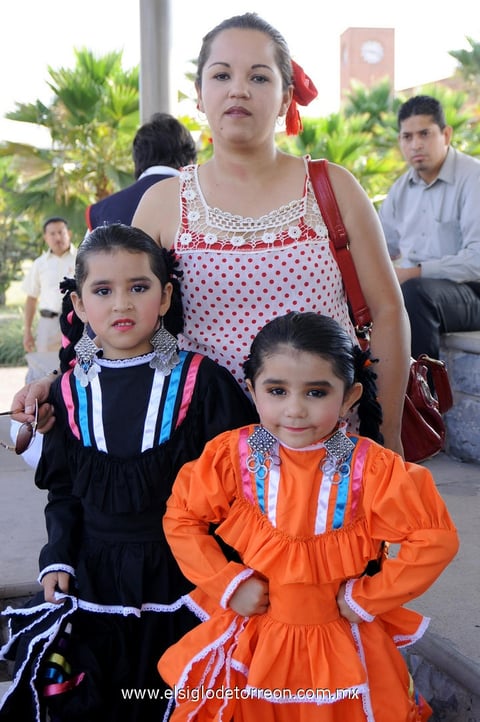 PAULINA,  Camila y Tensy.