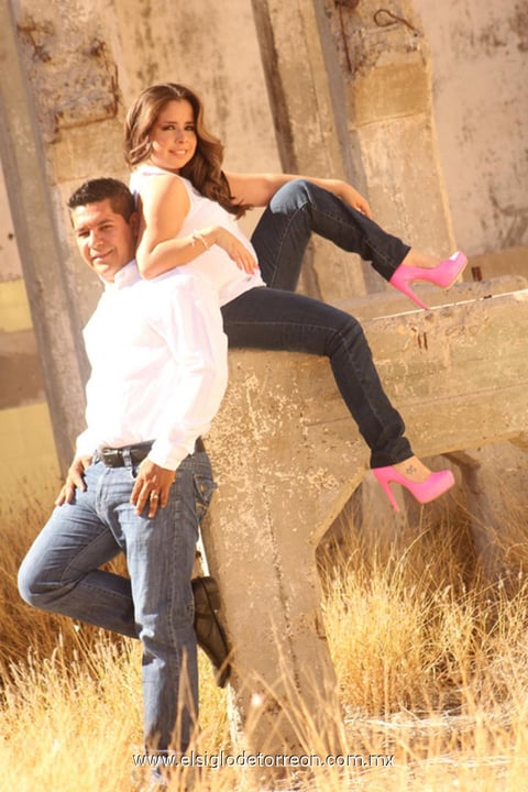 EMMANUEL  Mesta Castellanos y Cristina Carrillo Gómez.