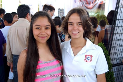 FRIDA,  Karen y Karla.
