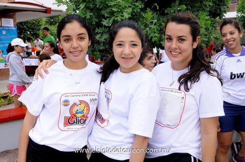 Elizabeth Larriva, Marigel Aguilera y Mary Potier.