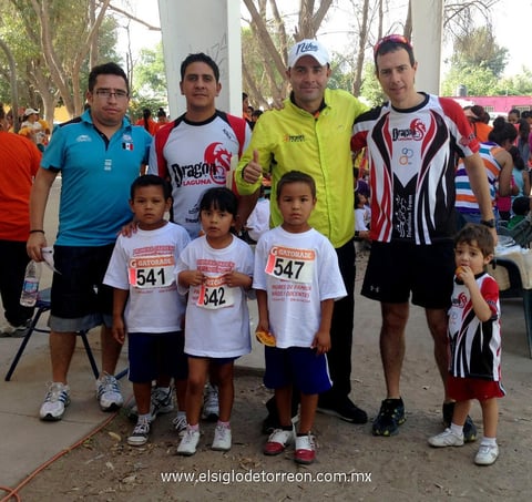 Ismael,  Lenin, "Pollo" Ceballos, Lalo y Lalito acompañando a niños de diferentes ejidos.