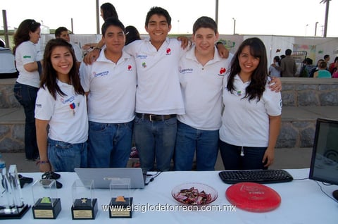 Frida,  Aizar, Luis, Sergio y Alejandra.