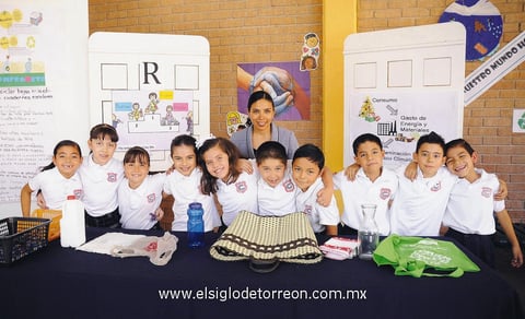LUIS,  Margot, Luis, Salomón, Braulio, España y Miss Ivonne.