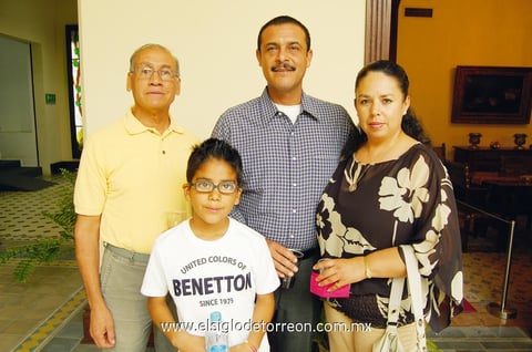 CASA AROCENA.  Salvador, Pablo, Pablo y Silvia.