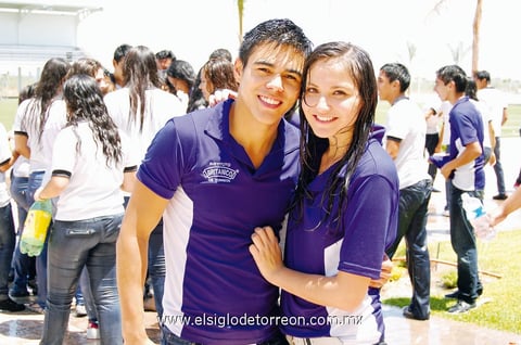 VÍCTOR  e Itzayana.