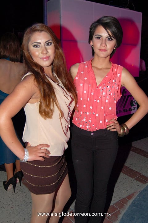ANGéLICA  y Fátima.