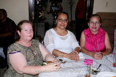 Fabiola Martínez, María de Jesús Reyes y María Carbajal.